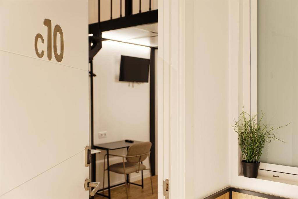 
Duplex Quadruple Interior Room
