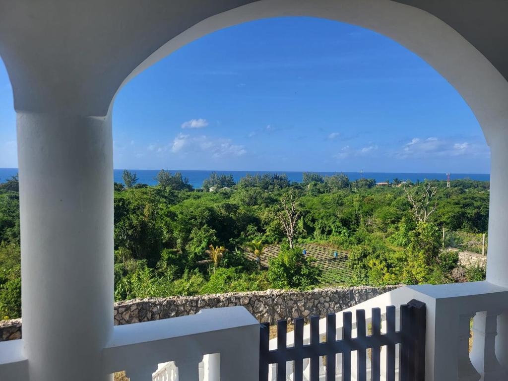 Gambar di galeri bagi Zuri Enterprise di Negril