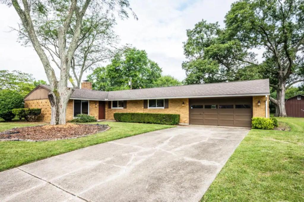 Vacation Home The Dorothy Lane Market House 3 Bedrooms / 2 Baths