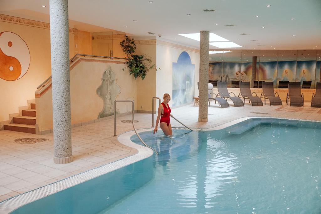 The swimming pool at or close to Hotel Glockenstuhl