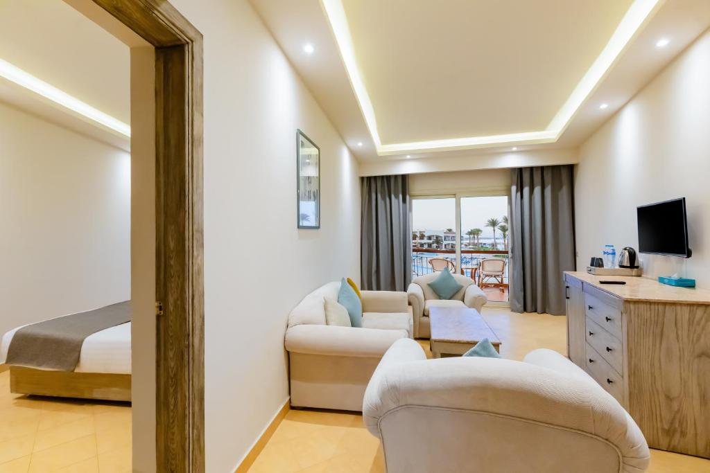 Sunrise Alma Bay Resort - 7