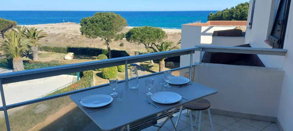 Photo de la galerie de l'établissement CAPITELLES - vue mer - piscine - front de mer, à Saint-Cyprien