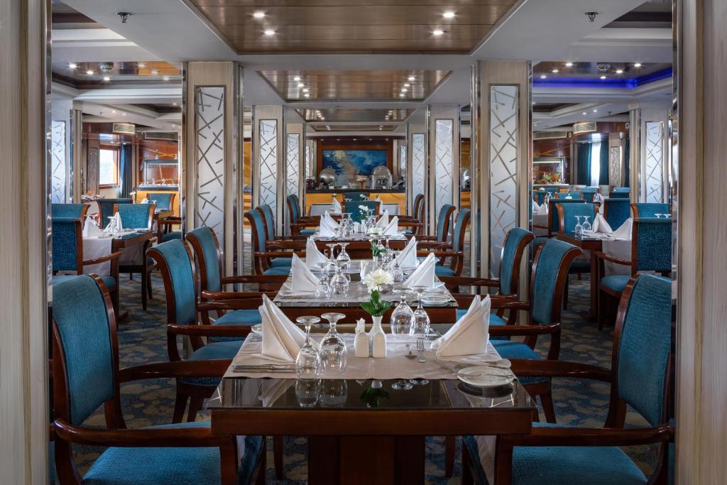 Posezení v ubytování M/S Esmeralda Nile Cruise - 4 or 7 Nights From Luxor each Monday and 03 Nights From Aswan each Friday