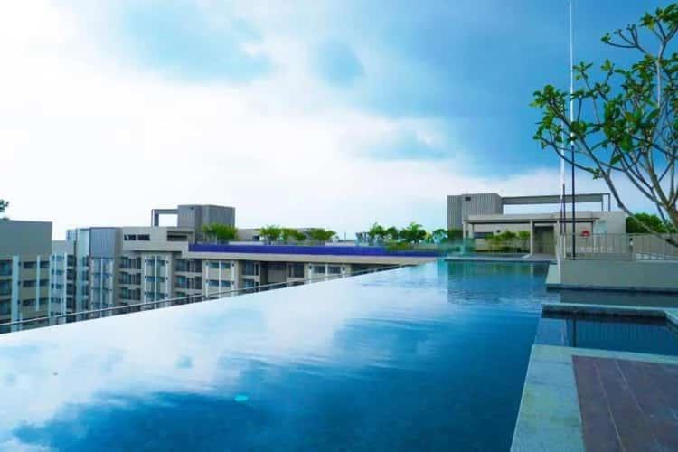 a large swimming pool on top of a building at Nilai Youth City Residence in Nilai