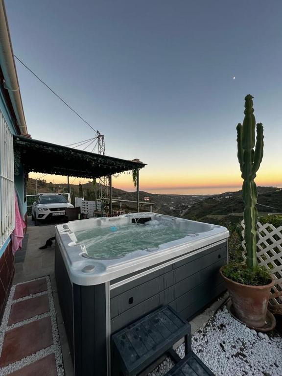 Fotografie z fotogalerie ubytování Casa Rural Málaga Monkey Love con jacuzzi v destinaci Iznate