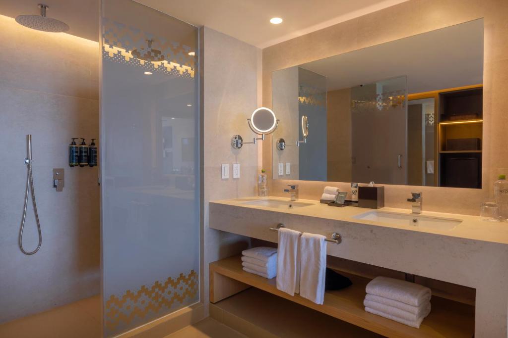 Royalton Splash Riviera Cancun, An Autograph Collection All-Inclusive Resort - Junior Suite De Lujo Frente Al Mar Terraza Jacuzzi