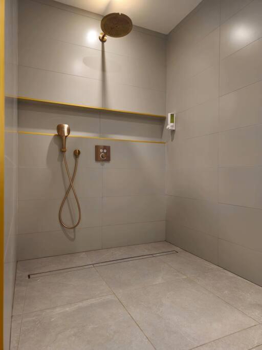 Kúpeľňa v ubytovaní Loft/Jacuzzi L'instant