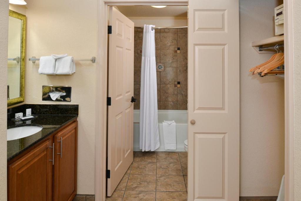 Staybridge Suites Las Cruces, an IHG Hotel - Two-Bedroom Suite