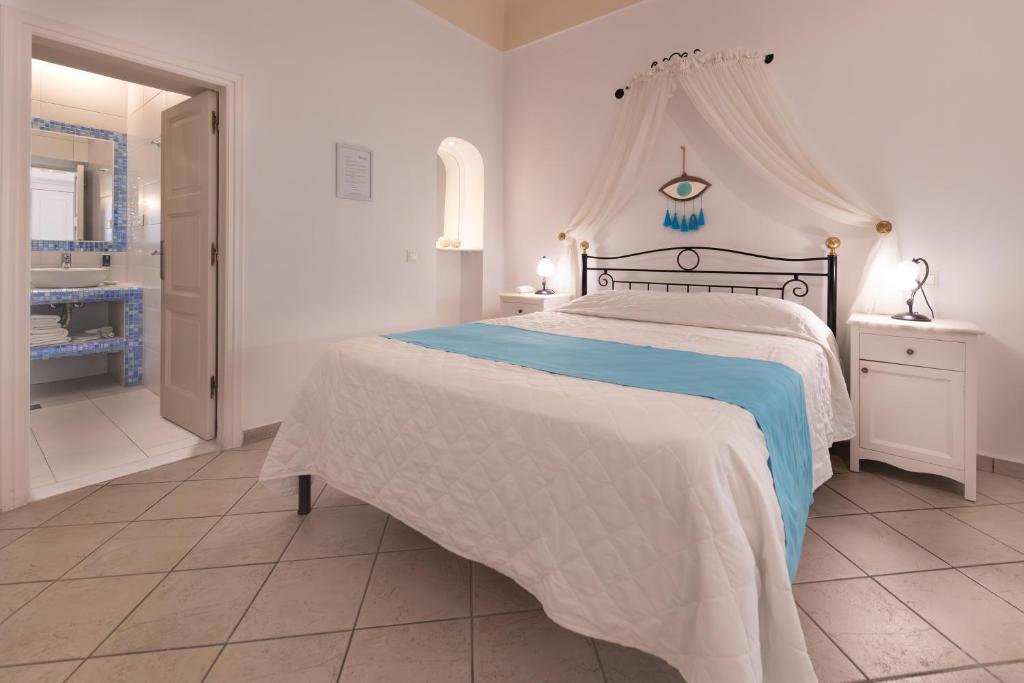 Reverie Santorini Hotel - 3