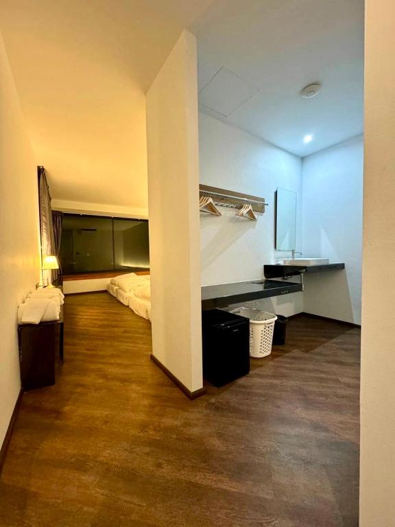 One More Space - Resim 9