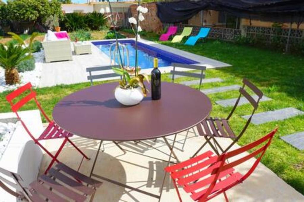 Bazén v ubytování Villa Puerto Blanco con piscina privada AA WiFi nebo v jeho okolí