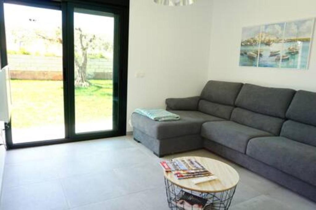 Posezení v ubytování Villa Puerto Blanco con piscina privada AA WiFi
