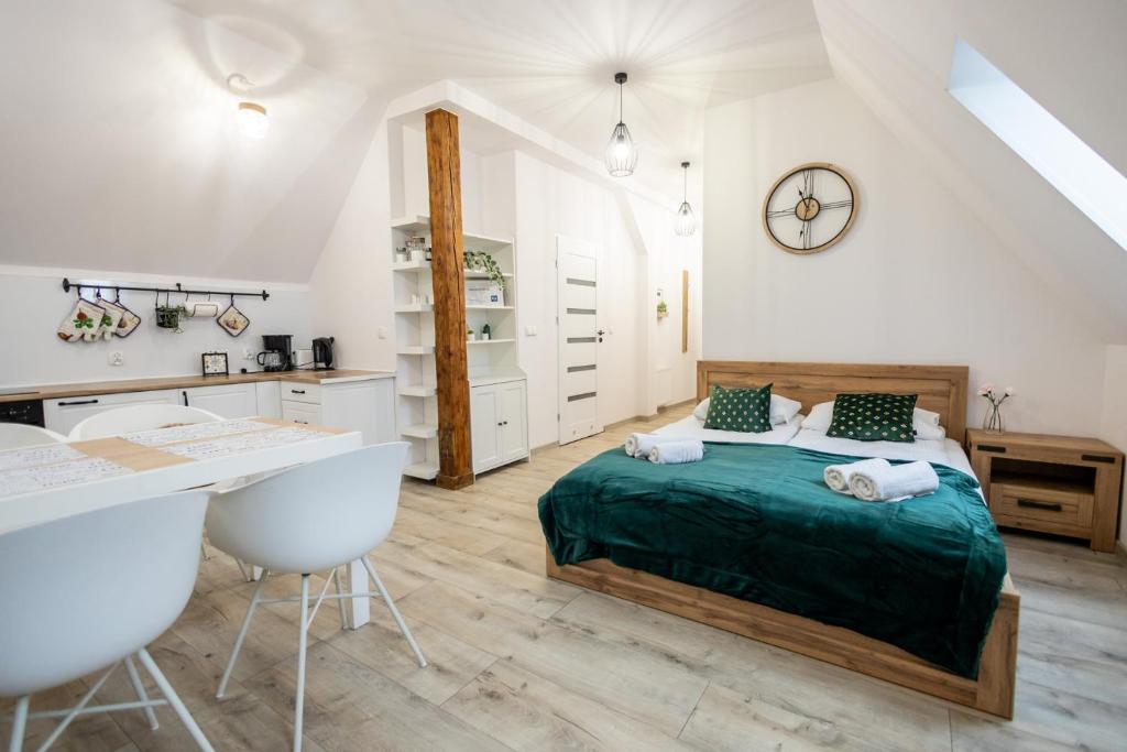 Posteľ alebo postele v izbe v ubytovaní Apartament Uleczka by Rentoom