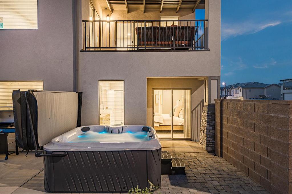 2 Luxury Homes at Zion Village by Zion National Park, Hurricane