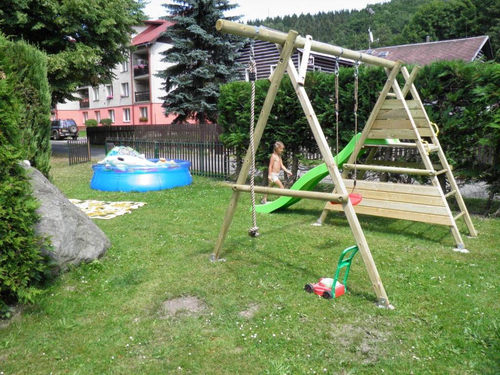 Herní místnost nebo prostor pro děti v ubytování Pension Lípa
