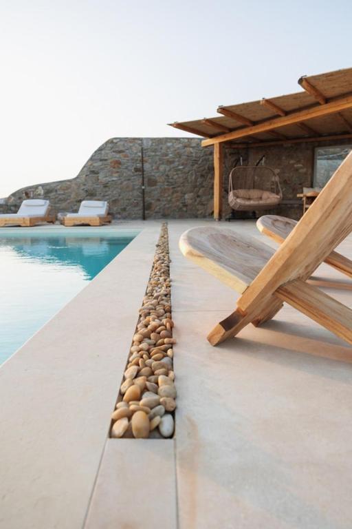 Bazén v ubytovaní Birdhouse Private Luxury Suite alebo v jeho blízkosti