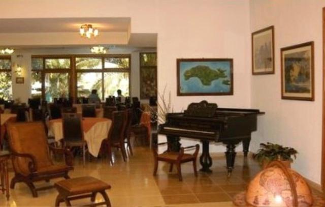 Ресторан / где поесть в Aegeon Hotel