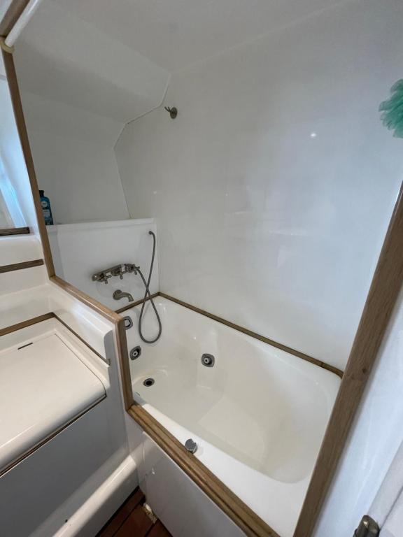 Koupelna v ubytování Yate Hotel STV