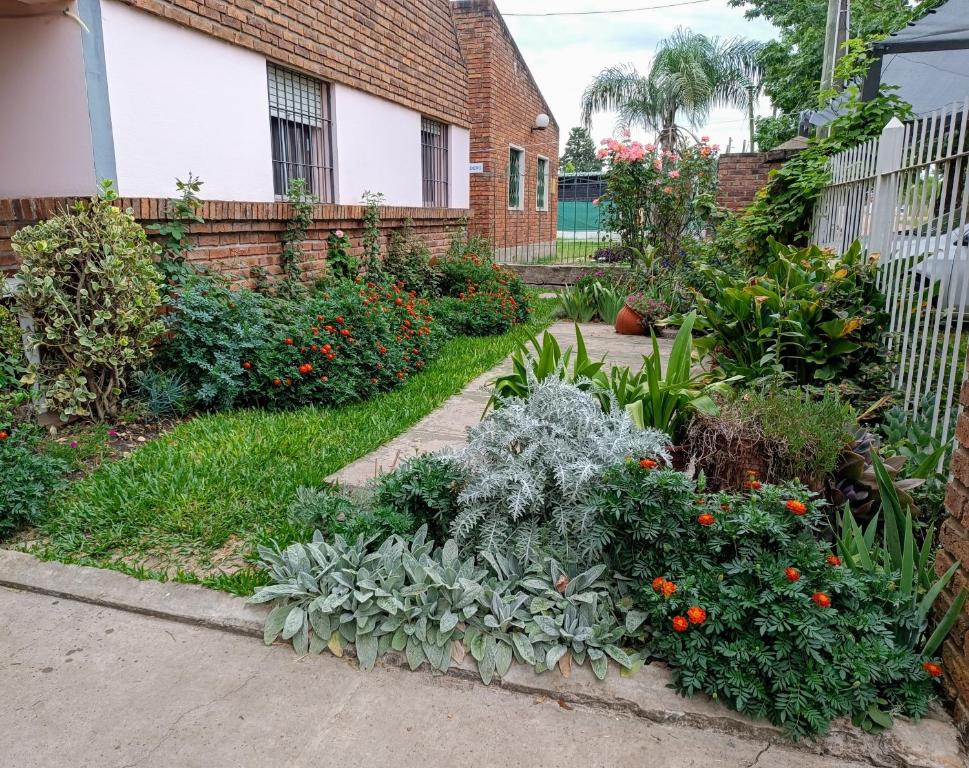 Los Lirios de Dayman Alquiler Bungalows