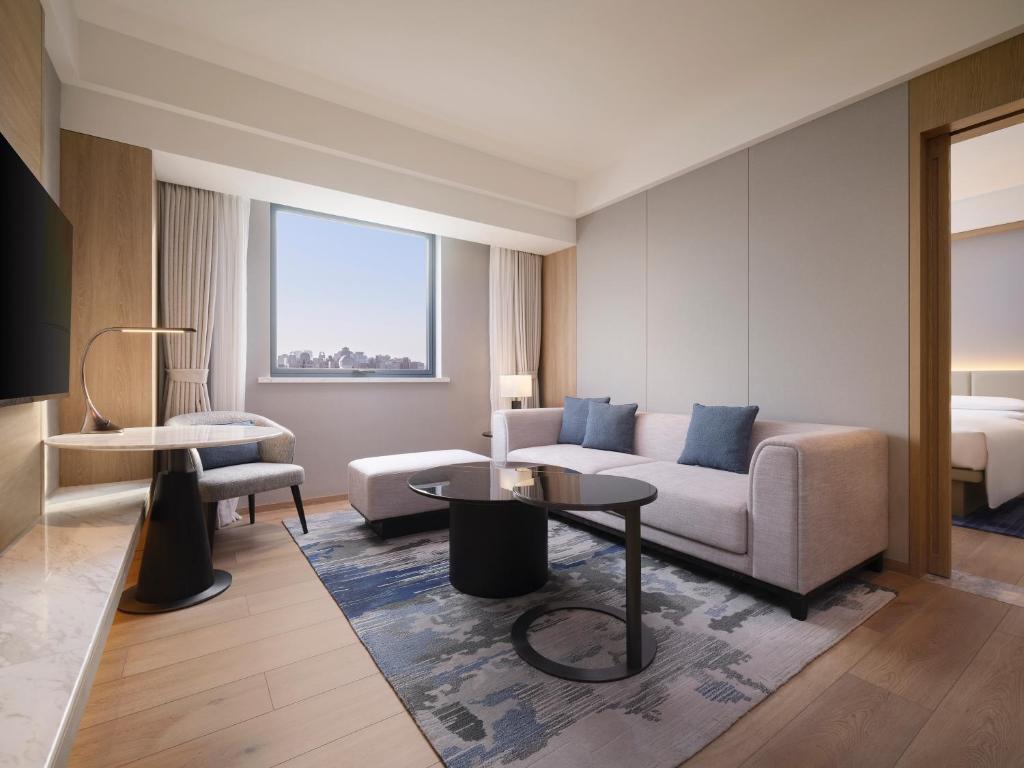 Posezení v ubytování Courtyard By Marriott Shanghai Xujiahui