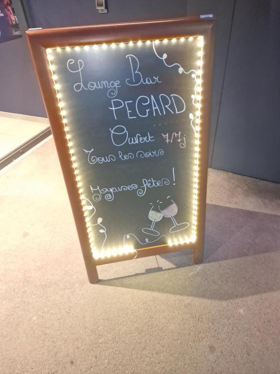 Certifikát, hodnocení, plakát nebo jiný dokument vystavený v ubytování Pegard Andenne Centre