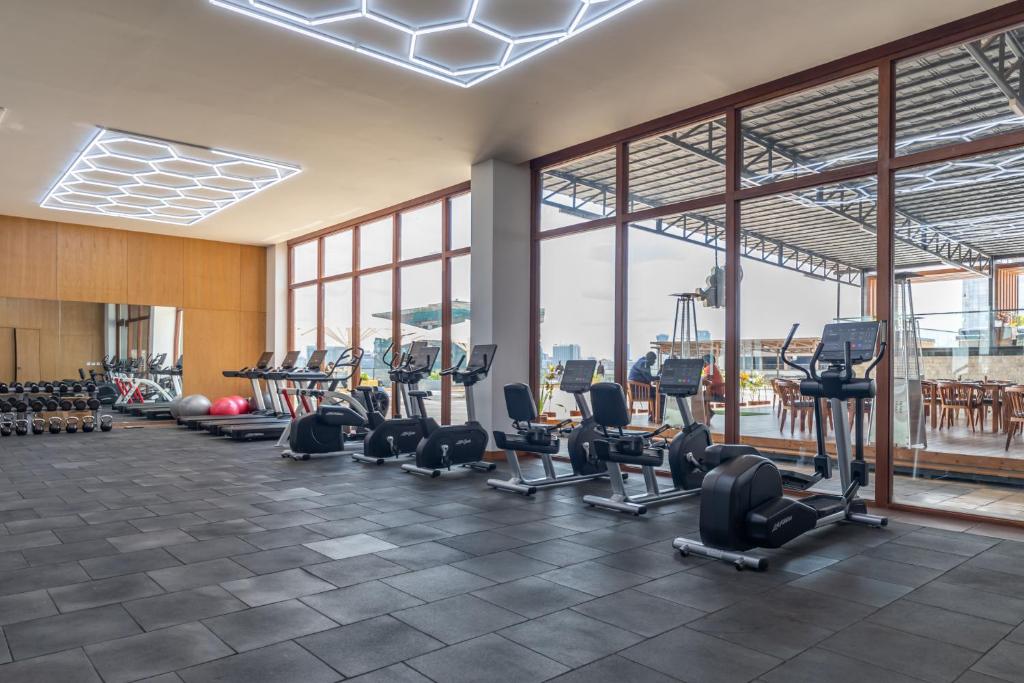 Fitness centrum a/nebo fitness zařízení v ubytování Broadwalk Residency