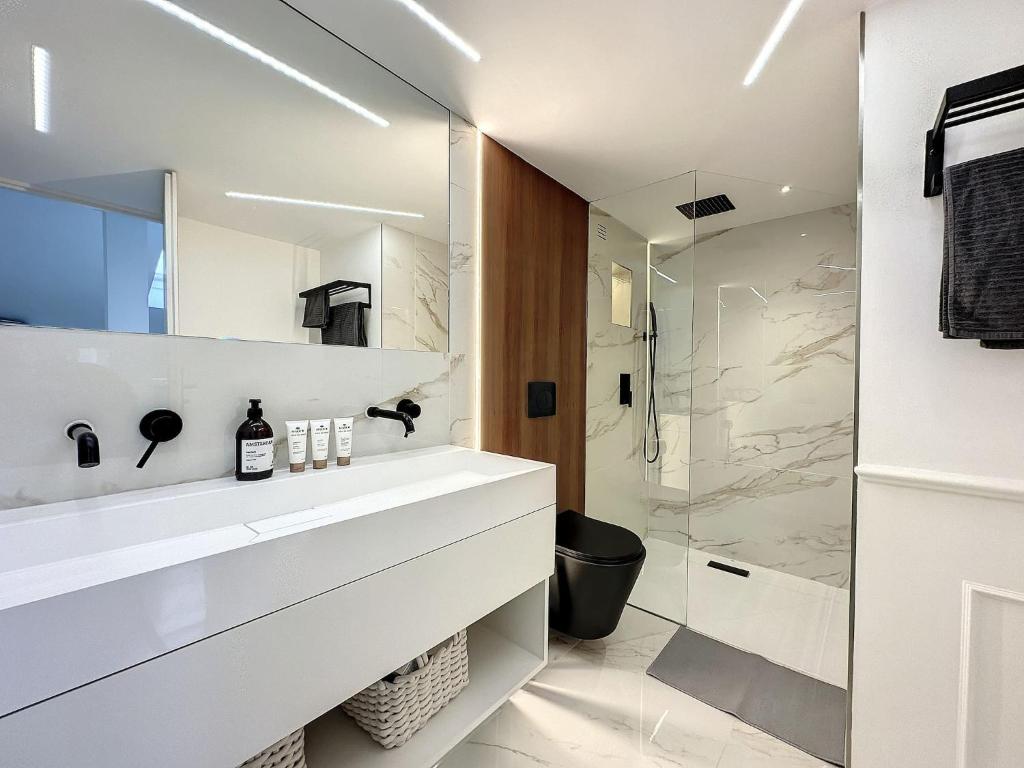 Kúpeľňa v ubytovaní Cannes : Duplex à 5 minutes à pied du Palais des Festivals