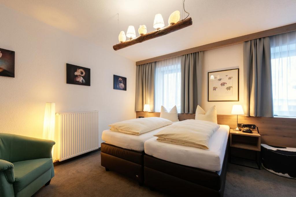 Hotel Pension Kirchplatz - 8