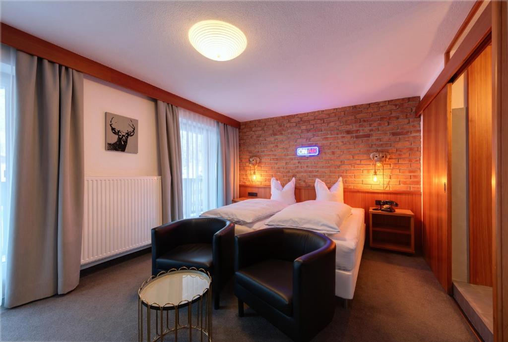 Hotel Pension Kirchplatz - 1