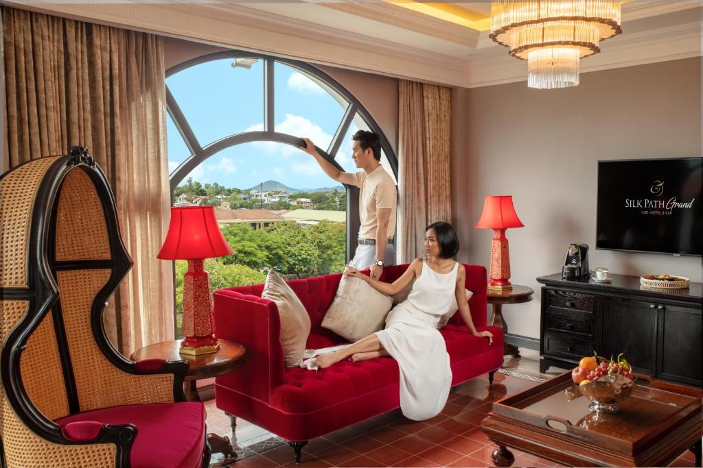 Suite Hạng Tổng Thống - Miễn Phí Trang Phục Truyền Thống