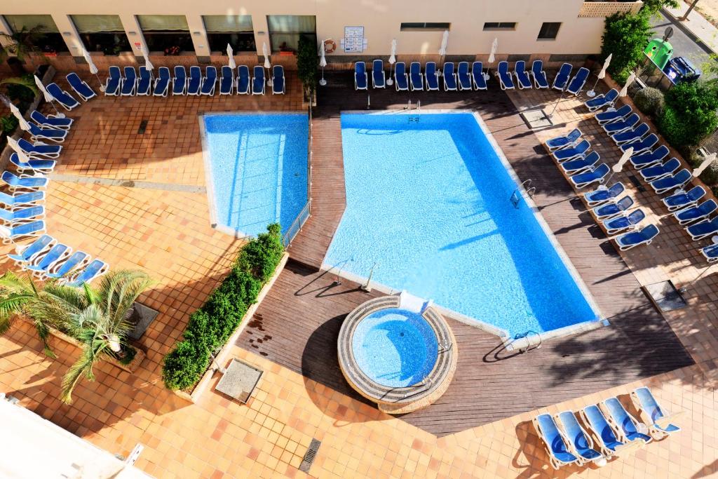 Bazén v ubytování Hotel Monarque Costa Narejos nebo v jeho okolí