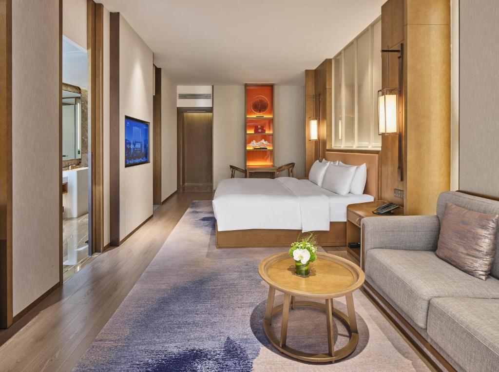 Crowne Plaza Chengdu Wuhou by IHGにあるベッド