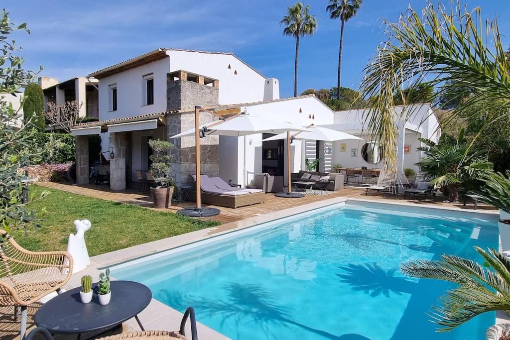 Photo de la galerie de l'établissement Villa moderne dans un domaine privé unique, à Villeneuve-Loubet