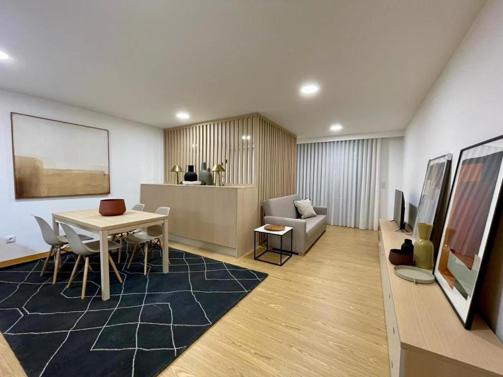 Μια τηλεόραση ή/και κέντρο ψυχαγωγίας στο Oporto Chic & Cozy - Anibal Cunha