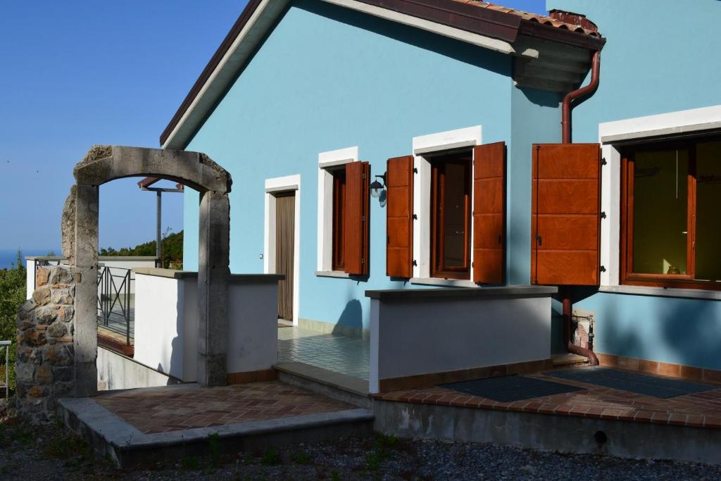 Budova, kde se prázdninový areál nachází