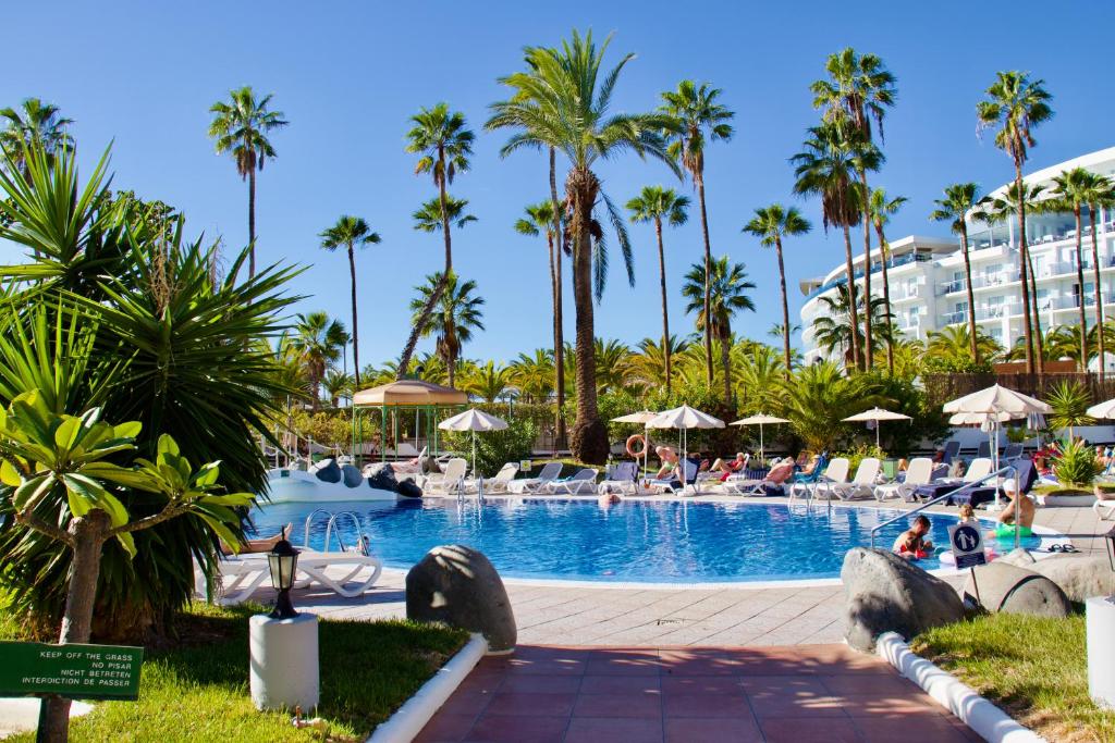 Duque Beachfront Elite 내부 또는 인근 수영장