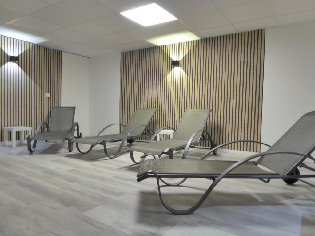 Fotografie z fotogalerie ubytování Glamory Winterberg Ferienwohnung Pool Sauna Wifi 6 Personen near Bikepark Balkon PS4 v destinaci Winterberg
