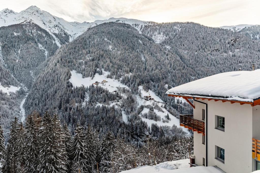 Nespecifikovaný výhled na hory nebo výhled na hory při pohledu z apartmánu