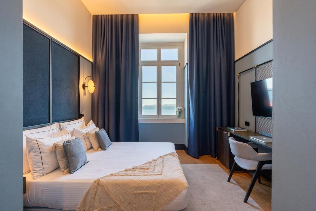 
Double Room with River View
