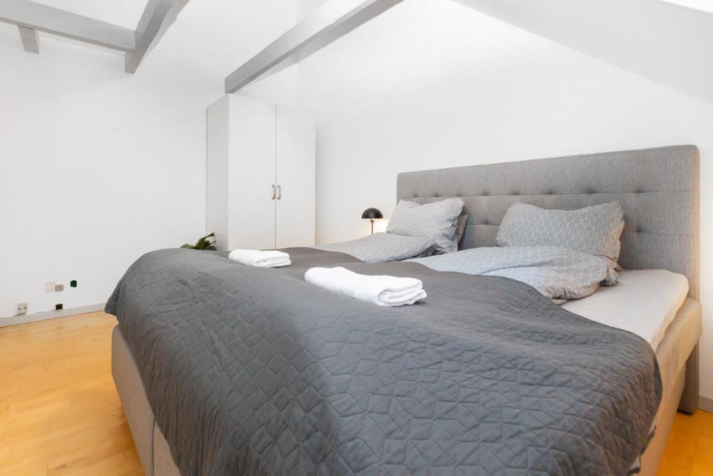 Postel nebo postele na pokoji v ubytování Come Stay in An oasis of life, comfort & style