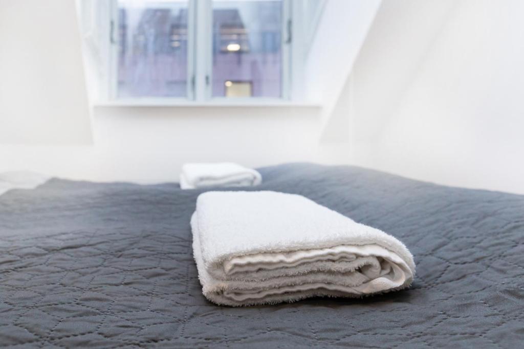 Postel nebo postele na pokoji v ubytování Come Stay in An oasis of life, comfort & style