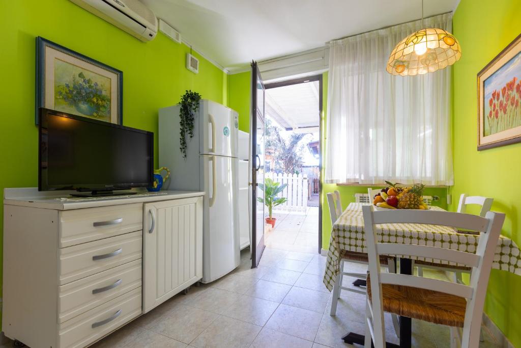Villa Vacanze Paradiso - Oasi di Tranquillità con Piscina e Giardino a 10 min dal mare - 两居室公寓