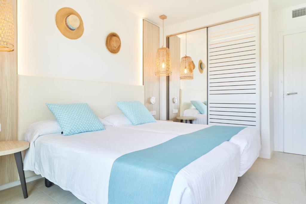 Apartamentos San Miguel Park & Esmeralda Mar - Comfort One-Bedroom Apartment (2 - 4 Adults)