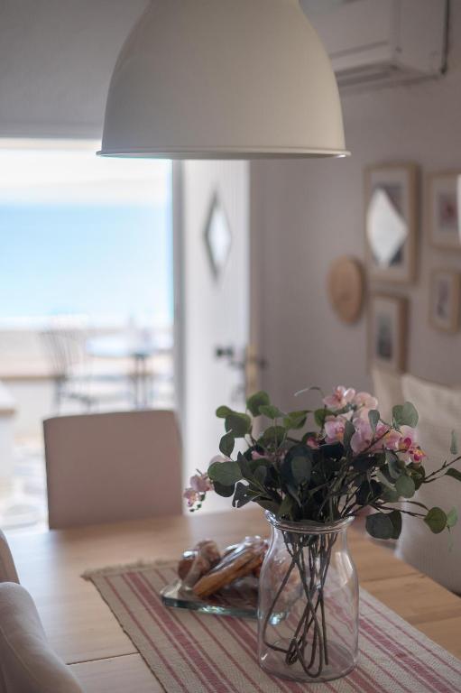 Fotografia z galérie ubytovania Pouletis Family Apartments - Akroyali Seaview Getaways v destinácii Kalamata