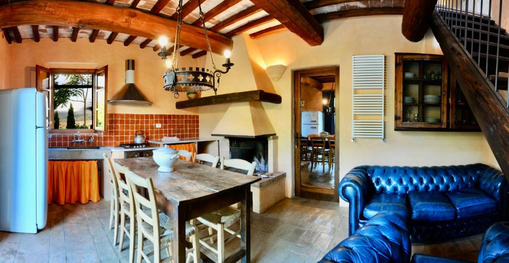 Kuchyň nebo kuchyňský kout v ubytování Agriturismo Quarantallina