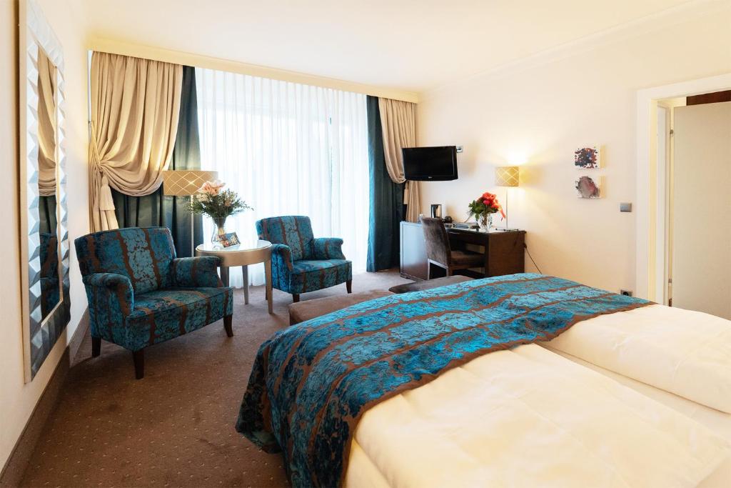 Bernstein Hotel Villa Kastania - Resim 5