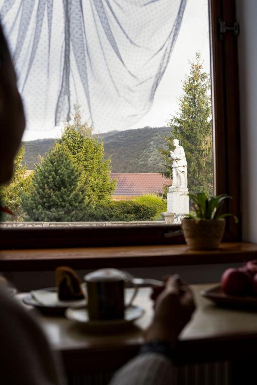 Nespecifikovaný výhled na hory nebo výhled na hory při pohledu z bed and breakfast