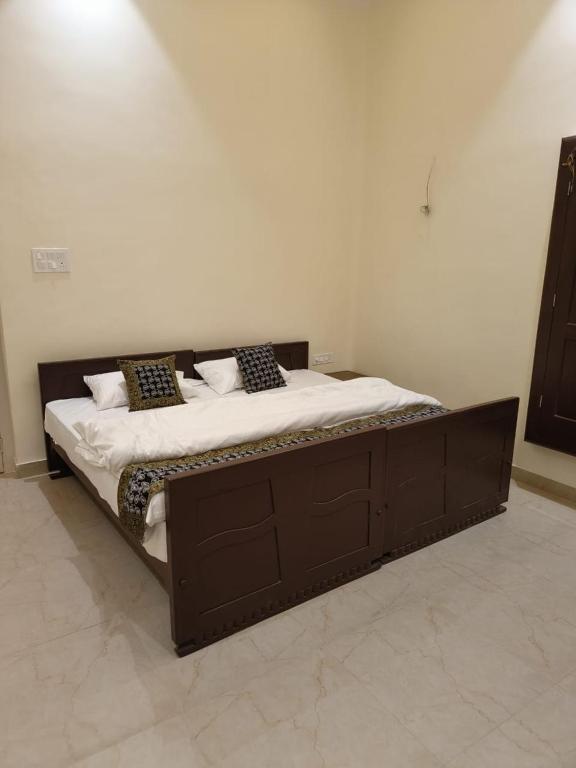 HERITAGE HAVELI VARANASI - Habitación Doble Con Baño Compartido