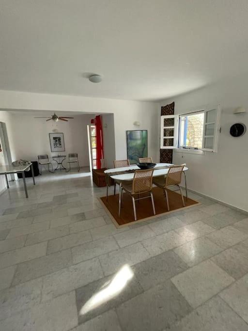 Kuchyň nebo kuchyňský kout v ubytování Ariadne's apartment - Apollonas