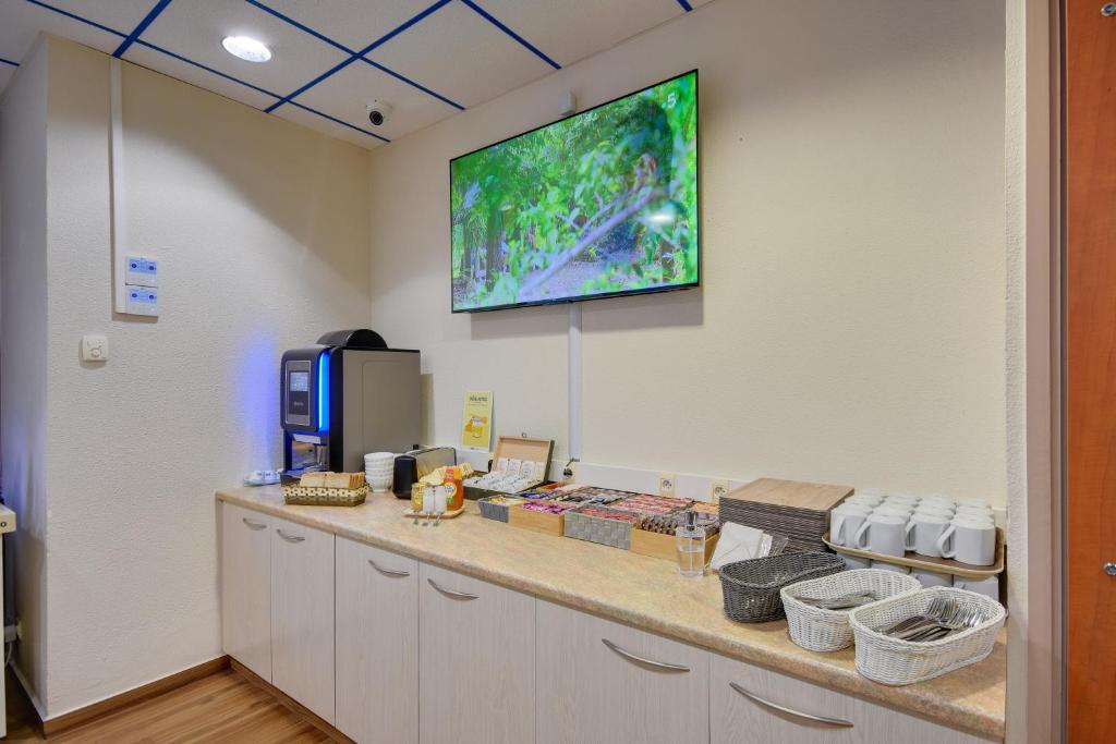 Brit Hotel Lille Centre - Resim 26